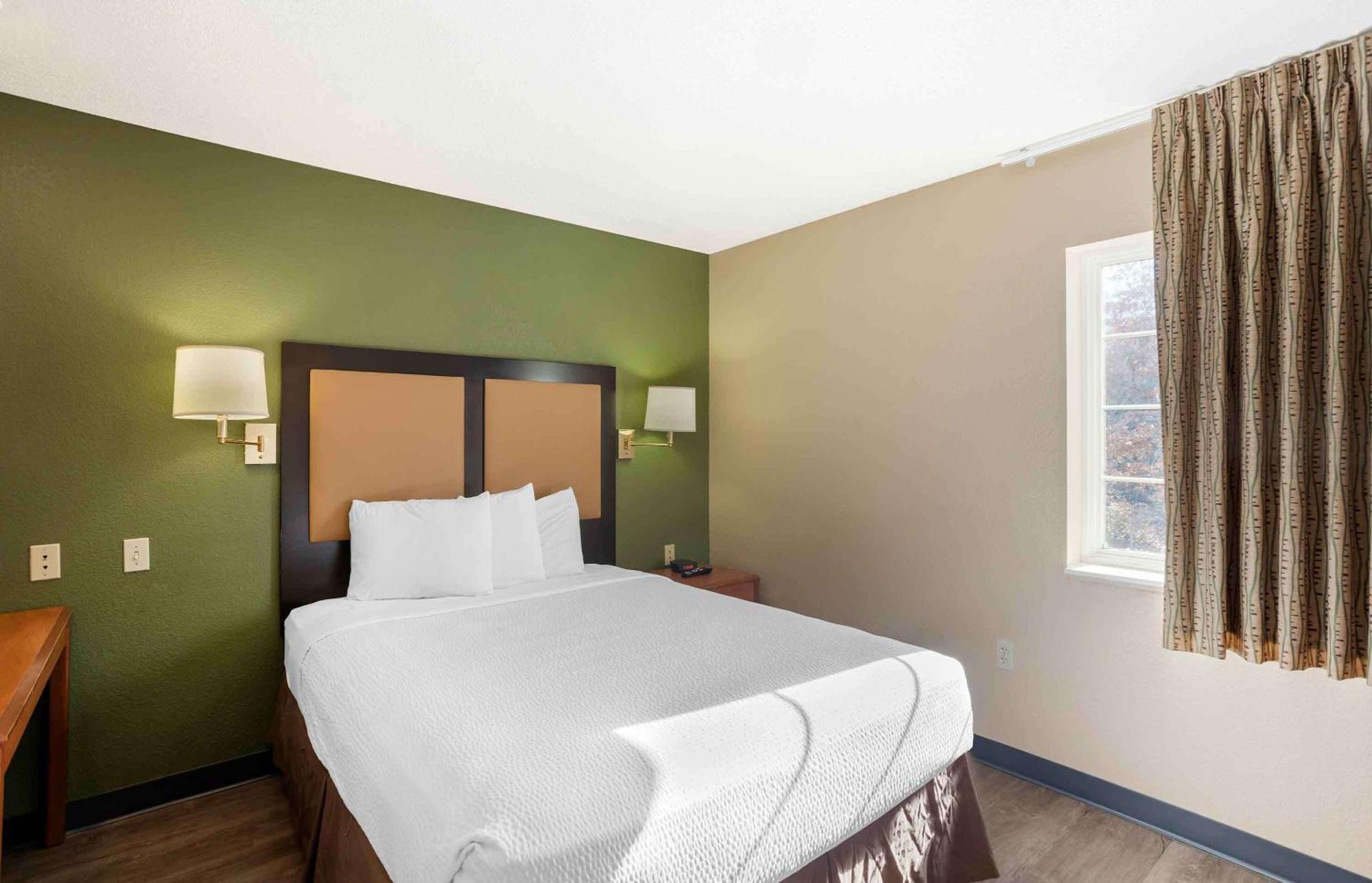 Extended Stay America Select Suites - Jacksonville - Southside - St Johns Towne Ctr Exterior photo