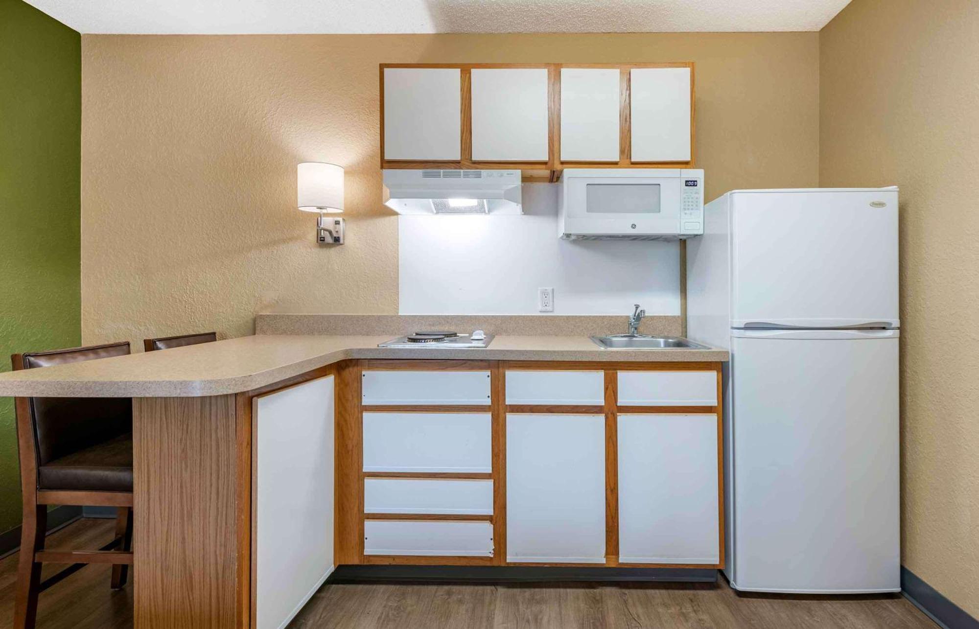 Extended Stay America Select Suites - Jacksonville - Southside - St Johns Towne Ctr Exterior photo