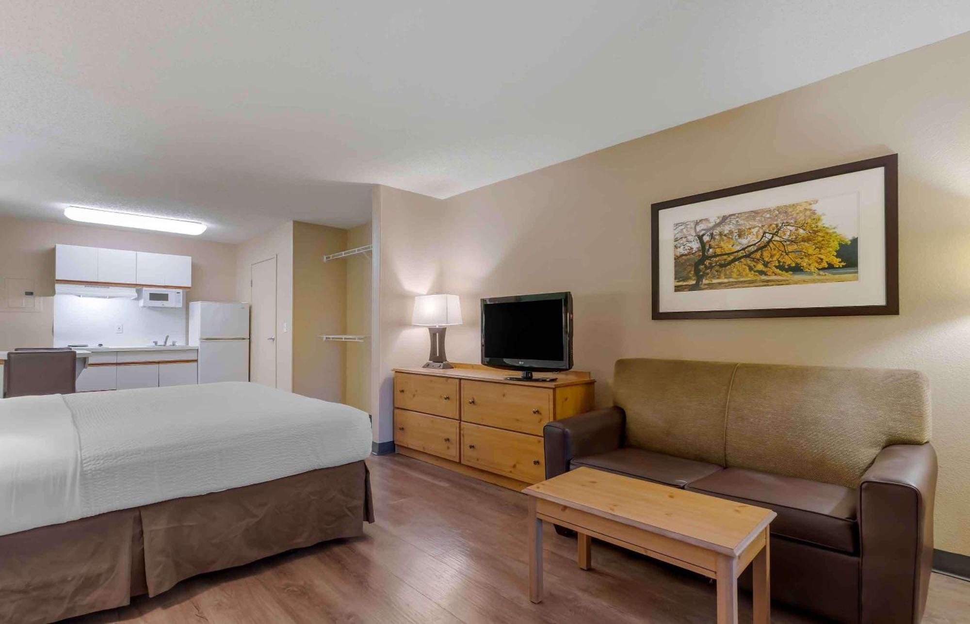 Extended Stay America Select Suites - Jacksonville - Southside - St Johns Towne Ctr Exterior photo