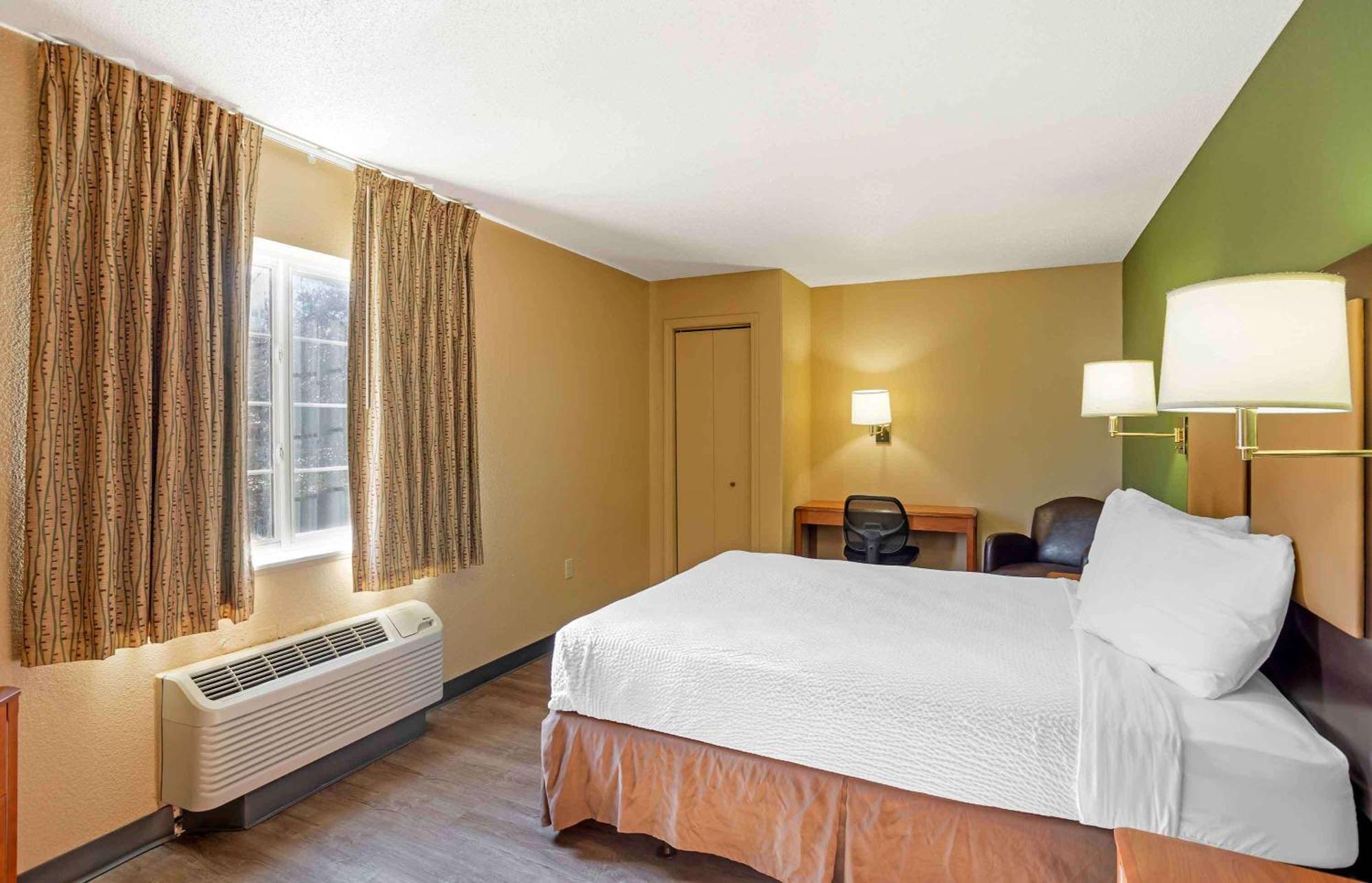 Extended Stay America Select Suites - Jacksonville - Southside - St Johns Towne Ctr Exterior photo