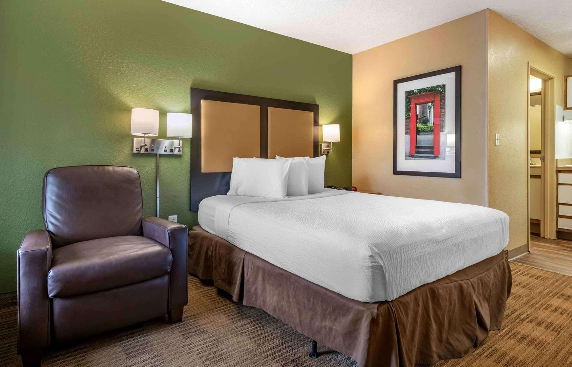 Extended Stay America Select Suites - Jacksonville - Southside - St Johns Towne Ctr Exterior photo