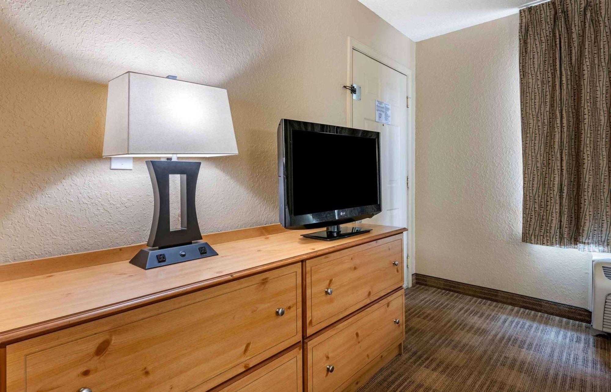 Extended Stay America Select Suites - Jacksonville - Southside - St Johns Towne Ctr Exterior photo