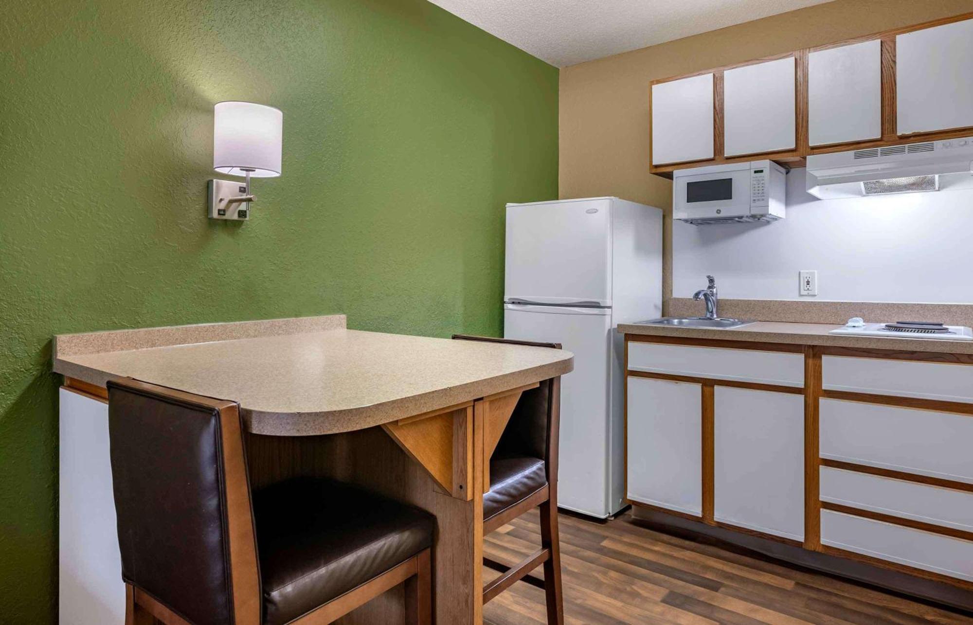 Extended Stay America Select Suites - Jacksonville - Southside - St Johns Towne Ctr Exterior photo