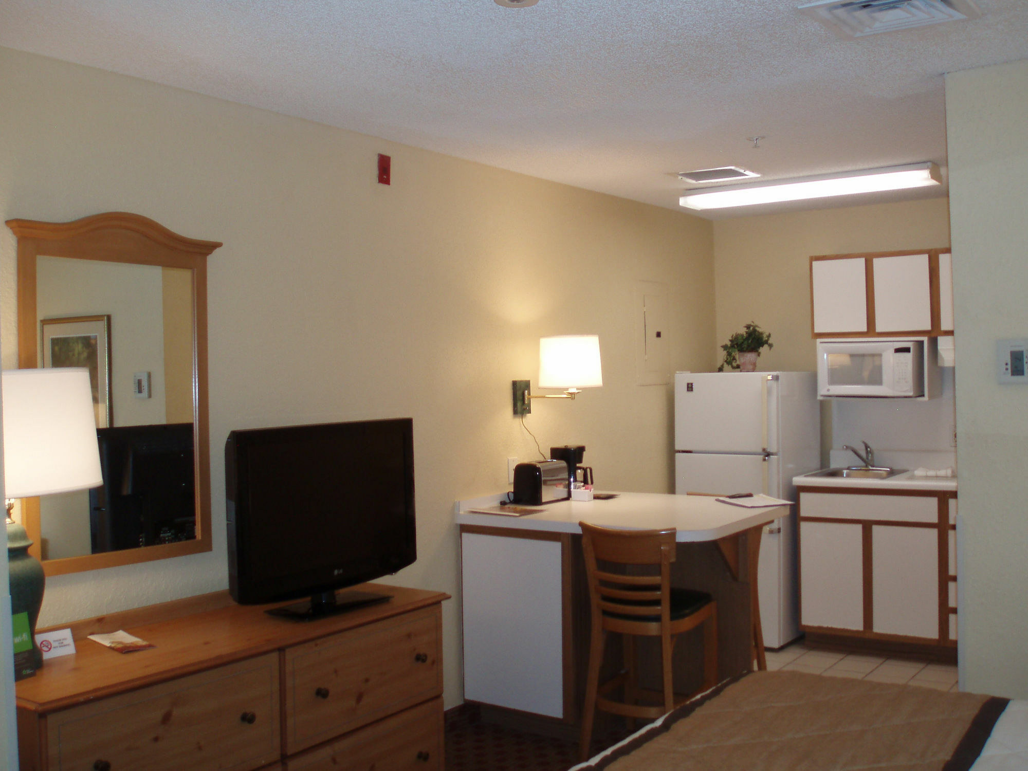 Extended Stay America Select Suites - Jacksonville - Southside - St Johns Towne Ctr Exterior photo